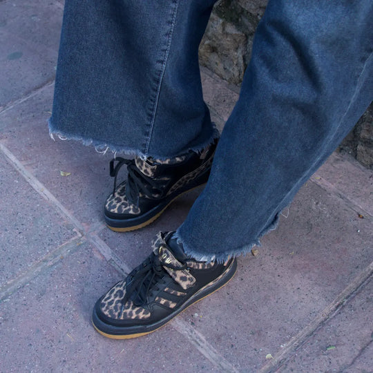 Black leopard jungle – negro