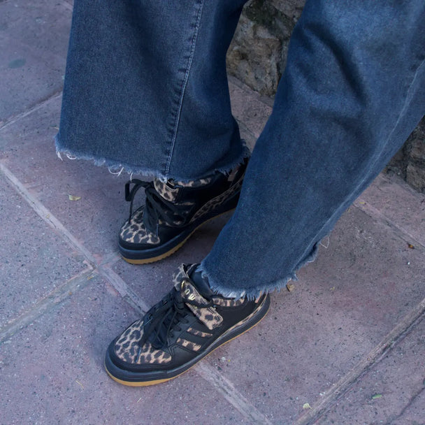 Black leopard jungle – negro